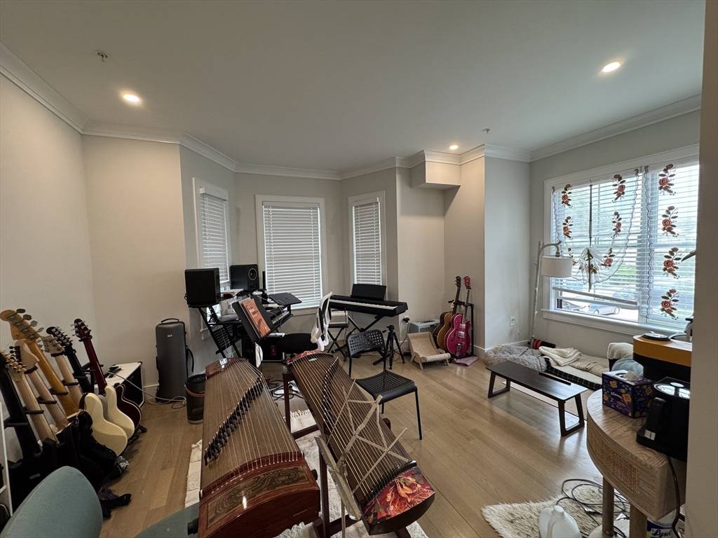 Boston, MA 02134,13 Greylock Rd #1