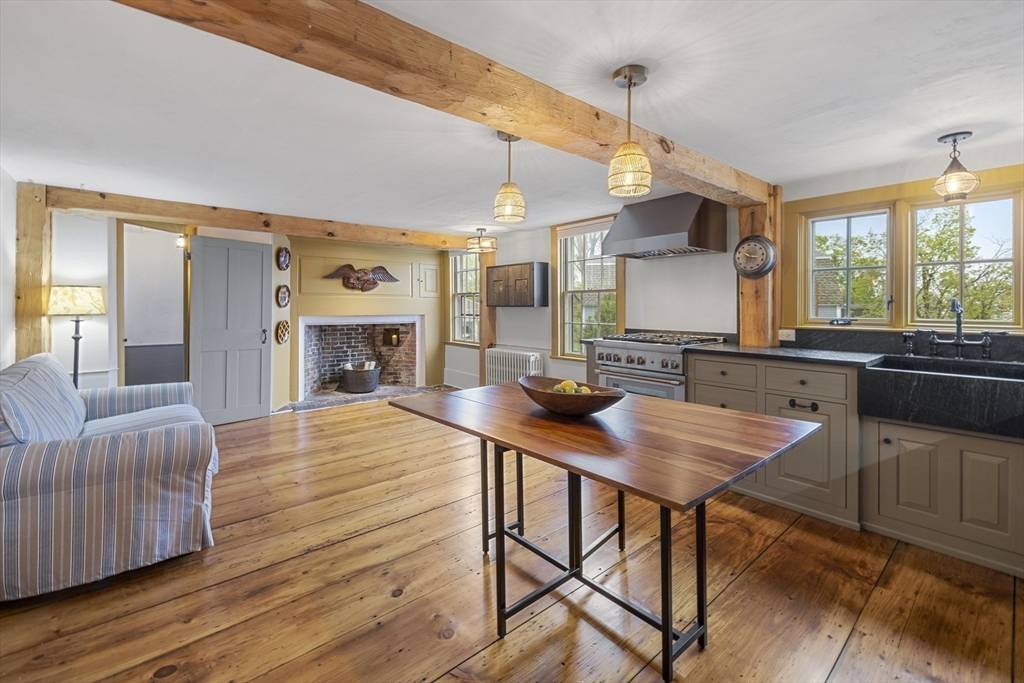 Marblehead, MA 01945,6 Lee Street