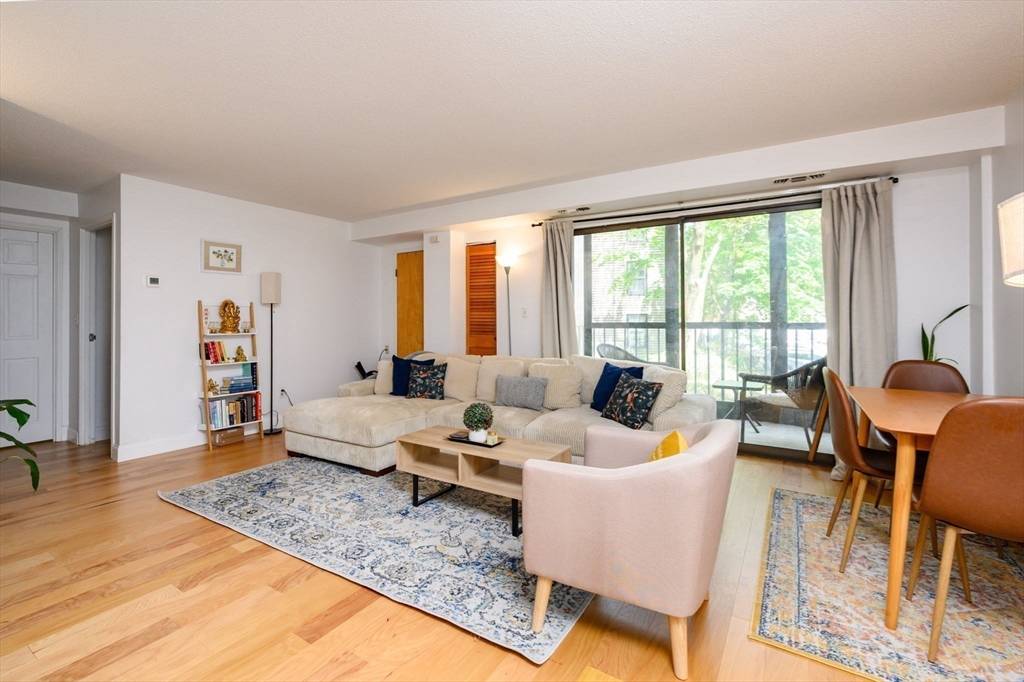 Cambridge, MA 02138,1580 Massachusetts Ave #2G