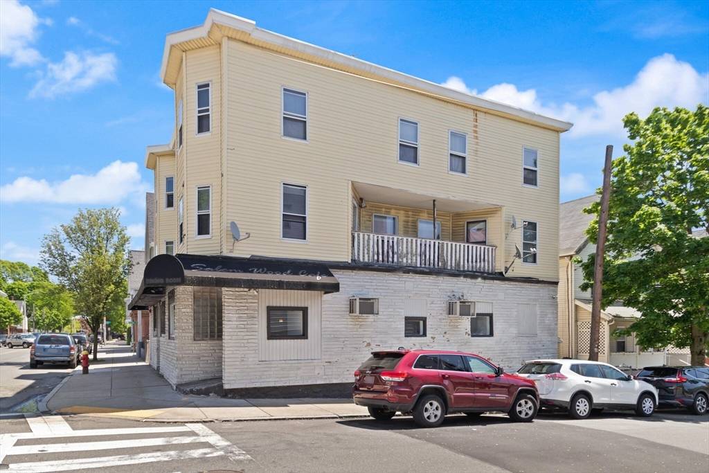 Malden, MA 02148,385-387 Salem St