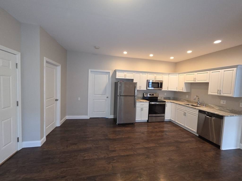 Holyoke, MA 01040,25 Brown Ave #25