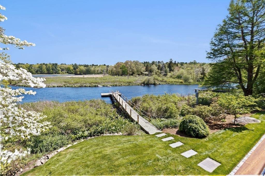 Hanover, MA 02339,38 Old Shipyard Ln