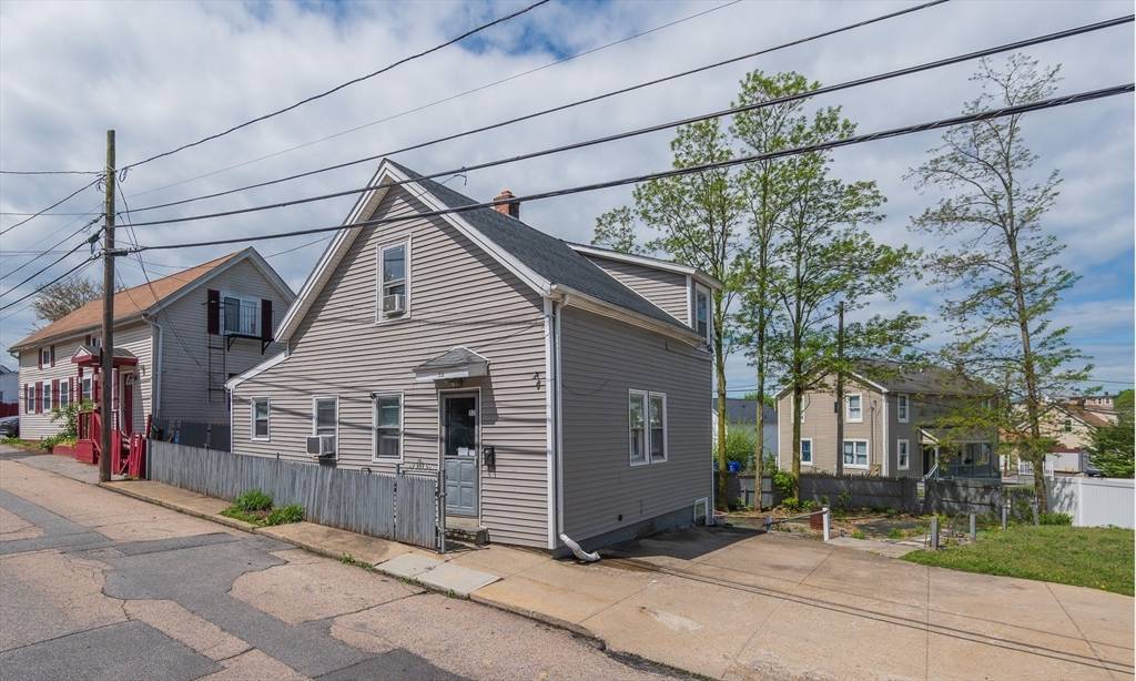 Providence, RI 02904,52 Luna St