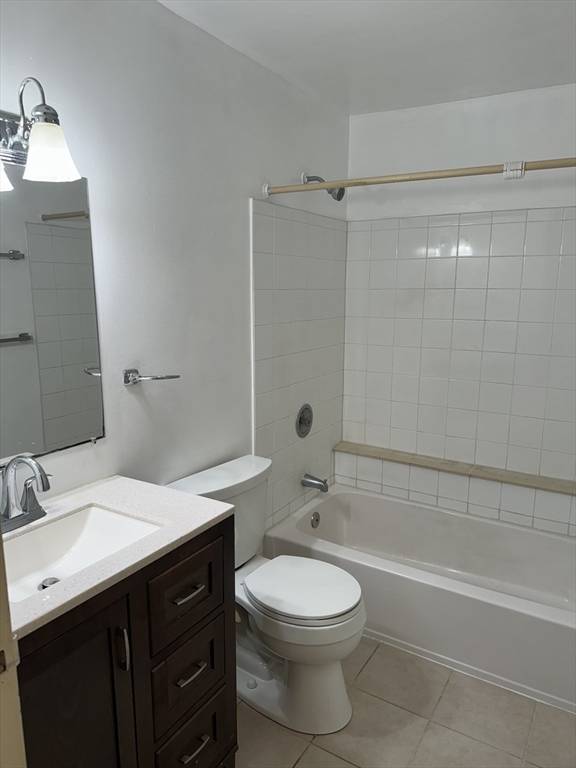 Natick, MA 01760,50 Silver Hill Ln #7