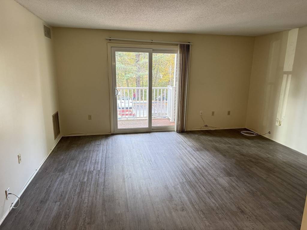 Natick, MA 01760,50 Silver Hill Ln #7