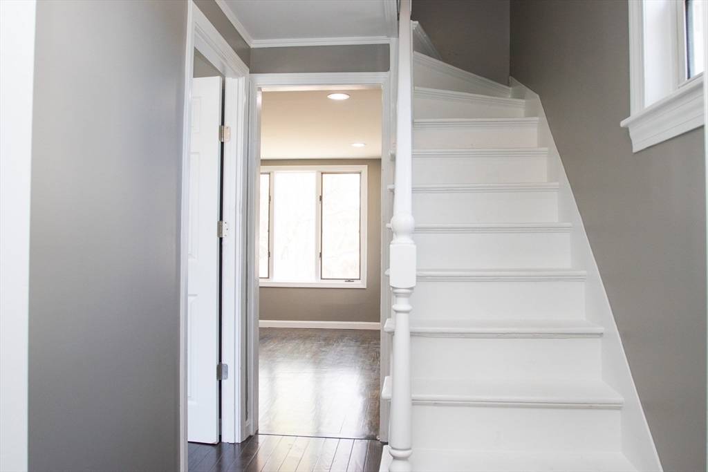 Lowell, MA 01851,9 Thorncliff Ave