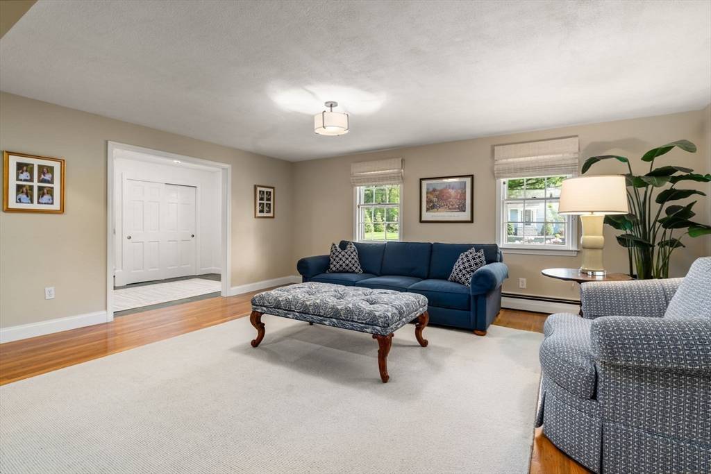 Wayland, MA 01778,7 Spruce Tree Lane