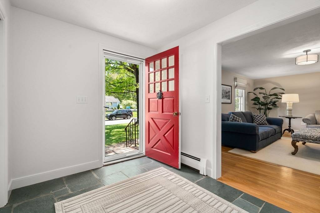 Wayland, MA 01778,7 Spruce Tree Lane