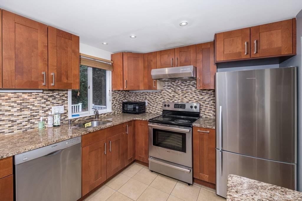 Newton, MA 02461,290 Winchester St #na