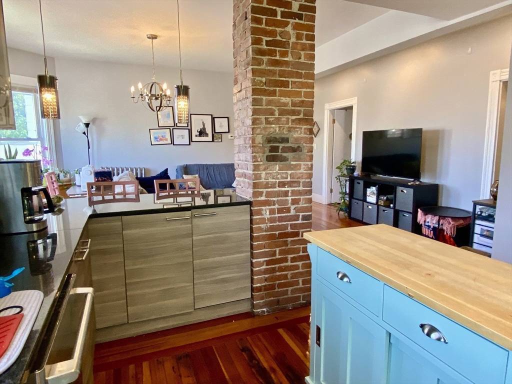 Boston, MA 02135,8 Eulita Terrace #3