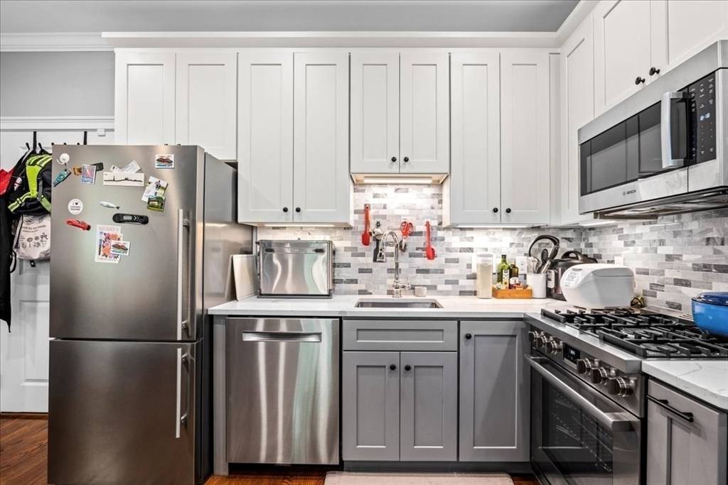 Somerville, MA 02143,104 Beacon St #2