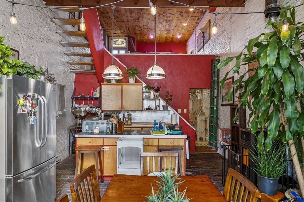 Chelsea, MA 02150,12 Medford St