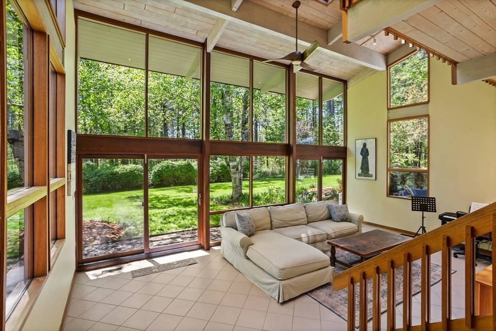 86 Stonehedge Place Boxborough, MA 01719
