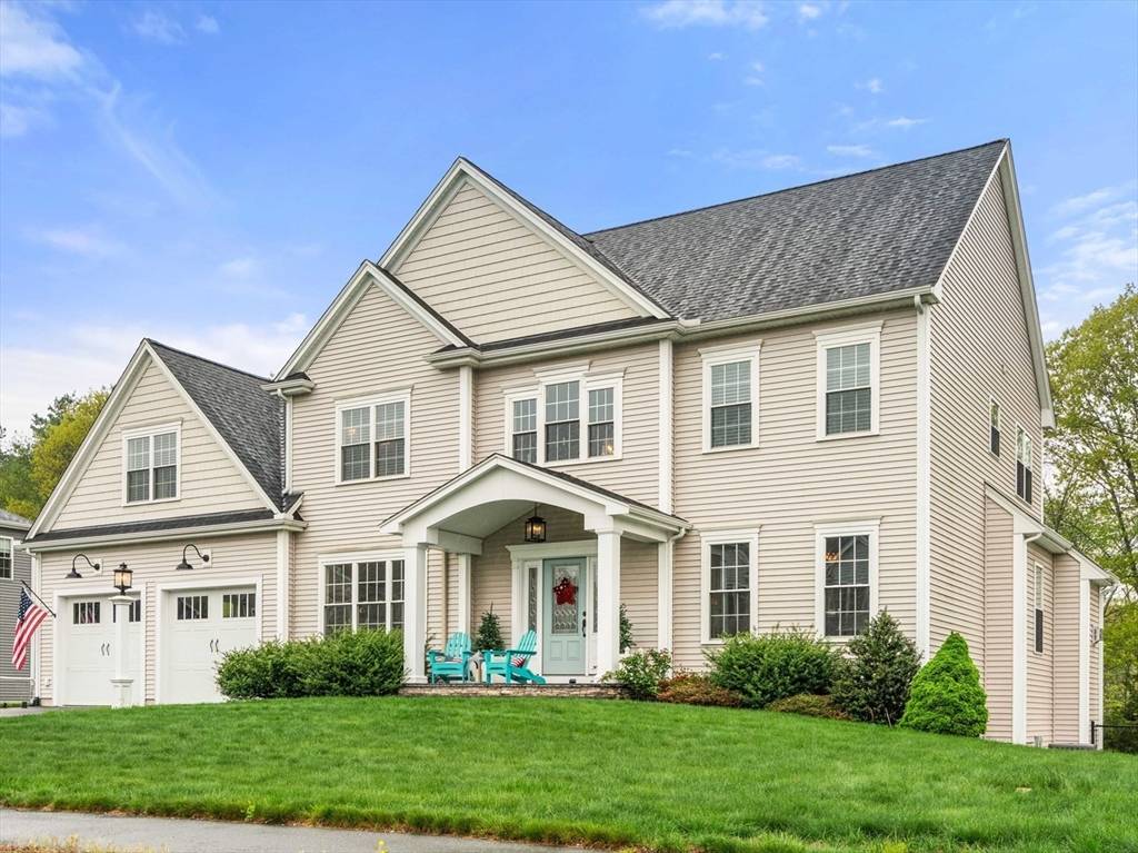 Walpole, MA 02081,15 Day Lily Ln