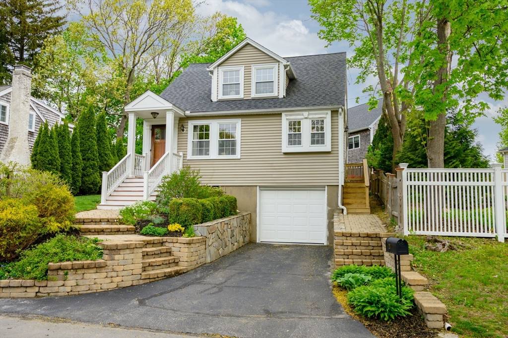 Hingham, MA 02043,21 Rice Road