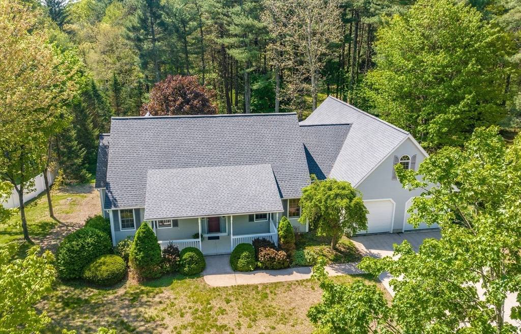 Southwick, MA 01077,9 Lauren Ln
