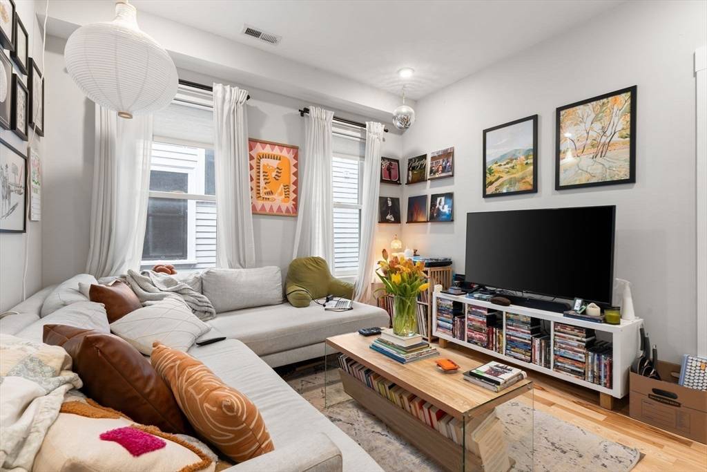 Brookline, MA 02445,12 Perry St