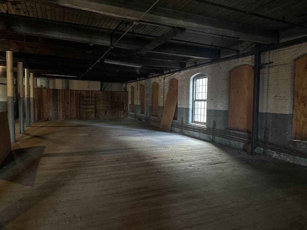Holyoke, MA 01040,130 Middle Water St