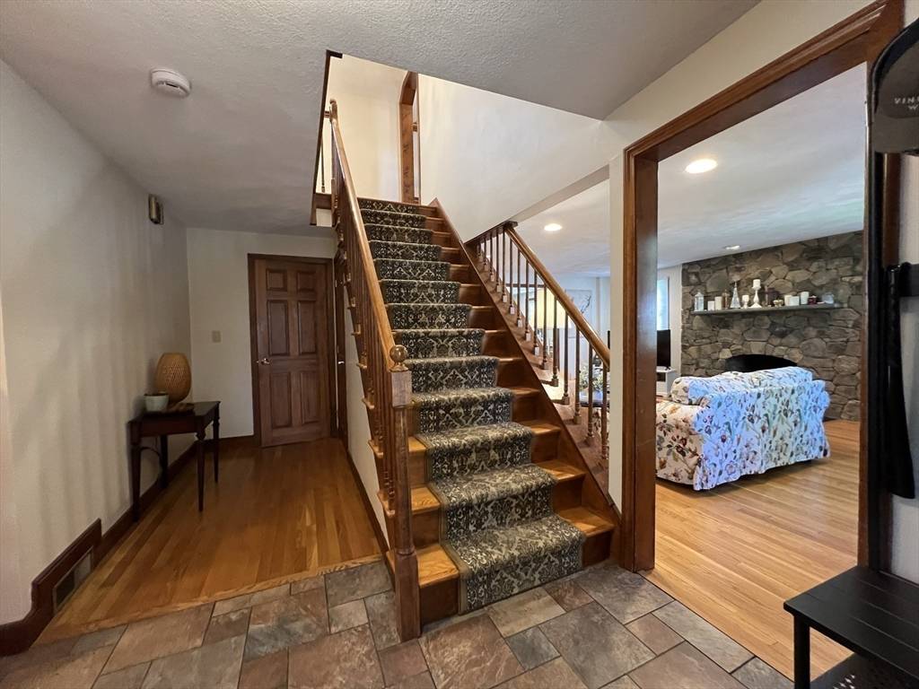 Wellesley, MA 02482,16 Pinevale Avenue