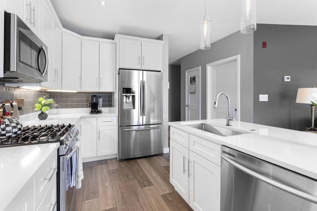 Wakefield, MA 01880,642 Main #203