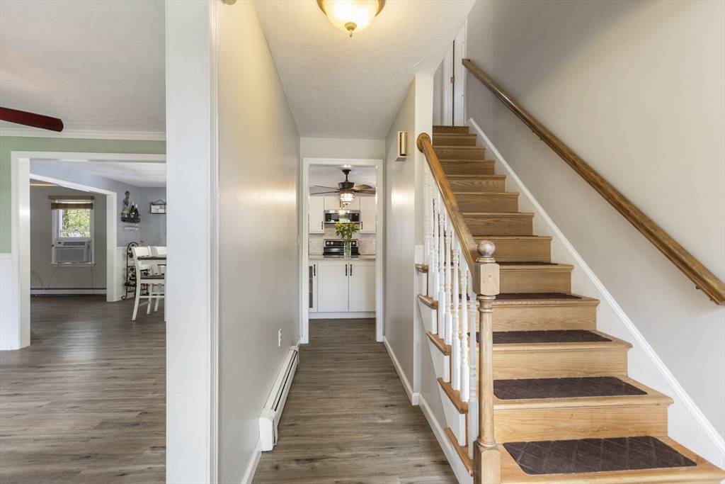 Douglas, MA 01516,9 Darling Way