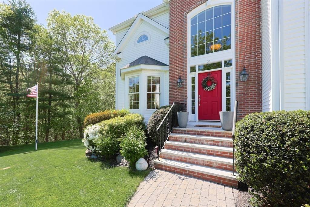 Franklin, MA 02038,38 Blueberry Ln