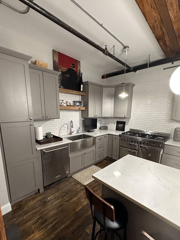 Boston, MA 02127,881 E 1st St #303