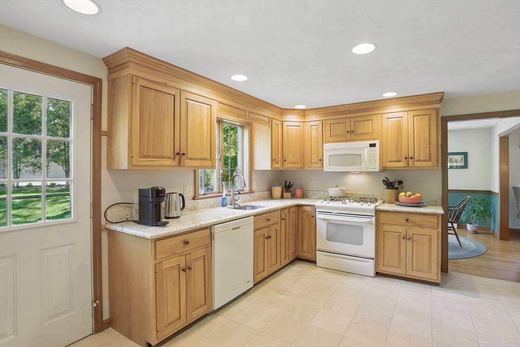 Bedford, MA 01730,4 Benjamin Kidder Lane