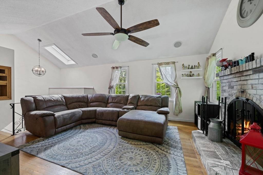 50 Indian Pond Rd Kingston, MA 02364