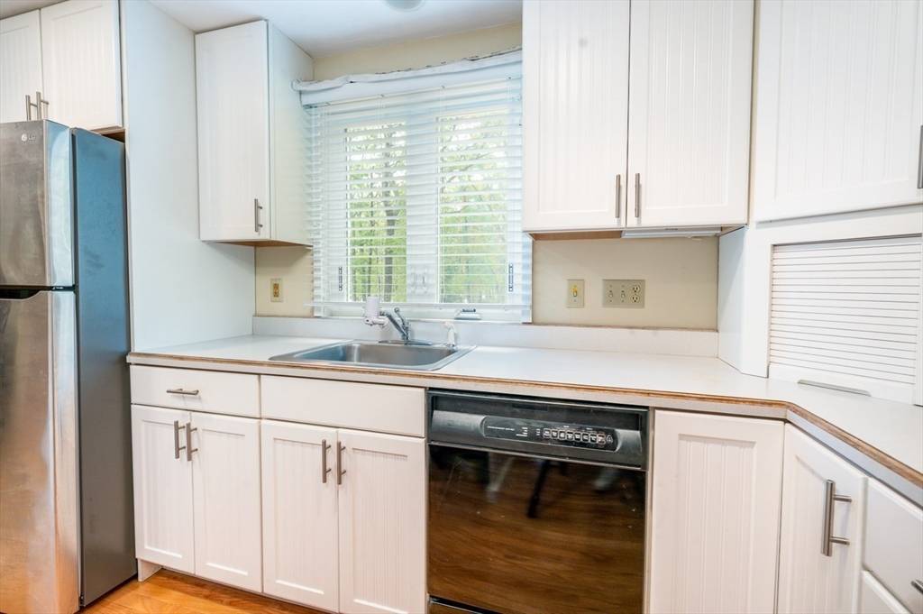 97 Snake Pond Rd Sandwich, MA 02644