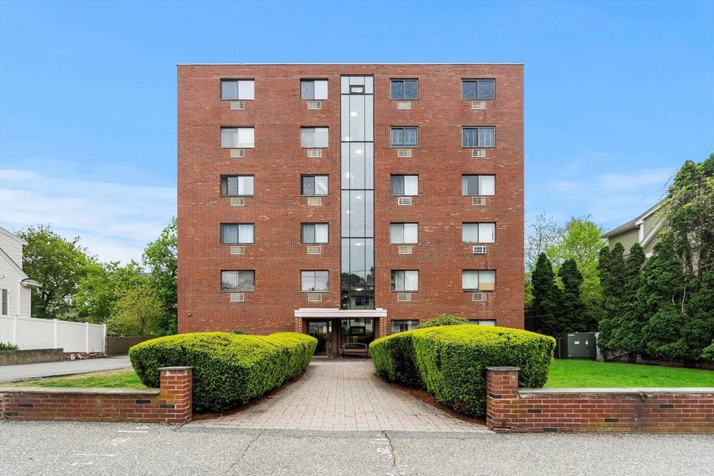 Arlington, MA 02474,12 Pond Lane #66