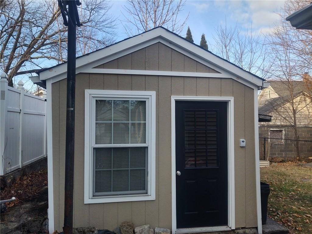 Pawtucket, RI 02860,57 Vivian #0