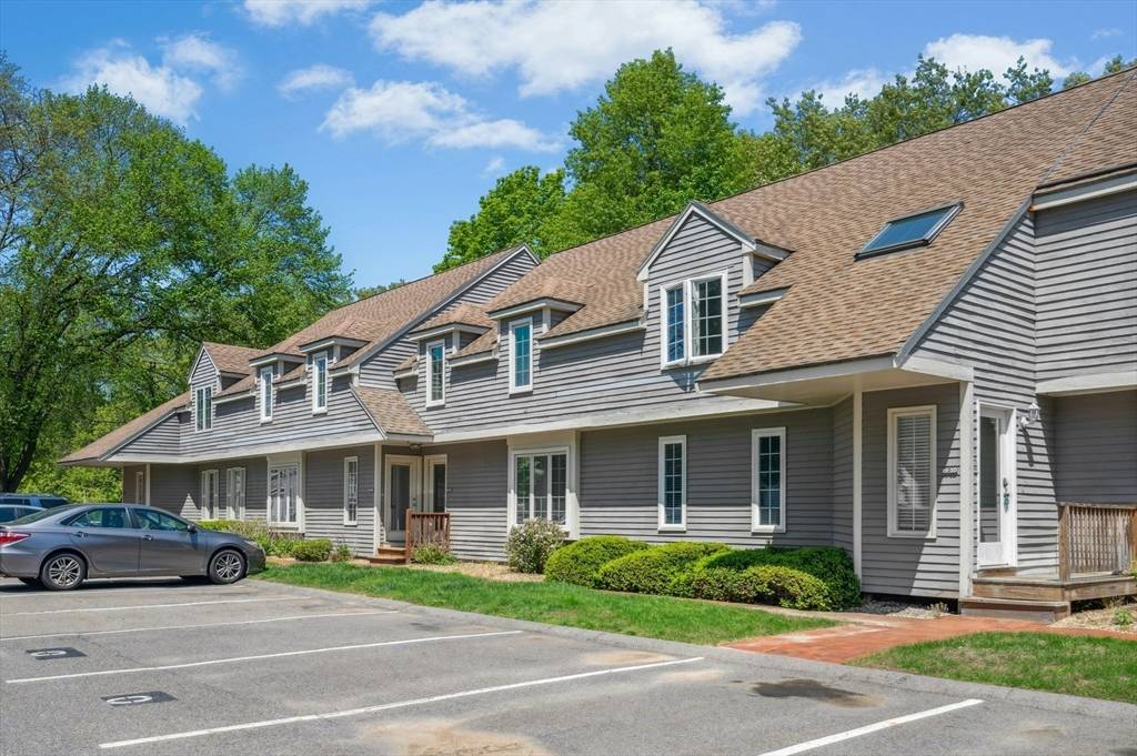 Uxbridge, MA 01569,89 E Hartford Ave #3D
