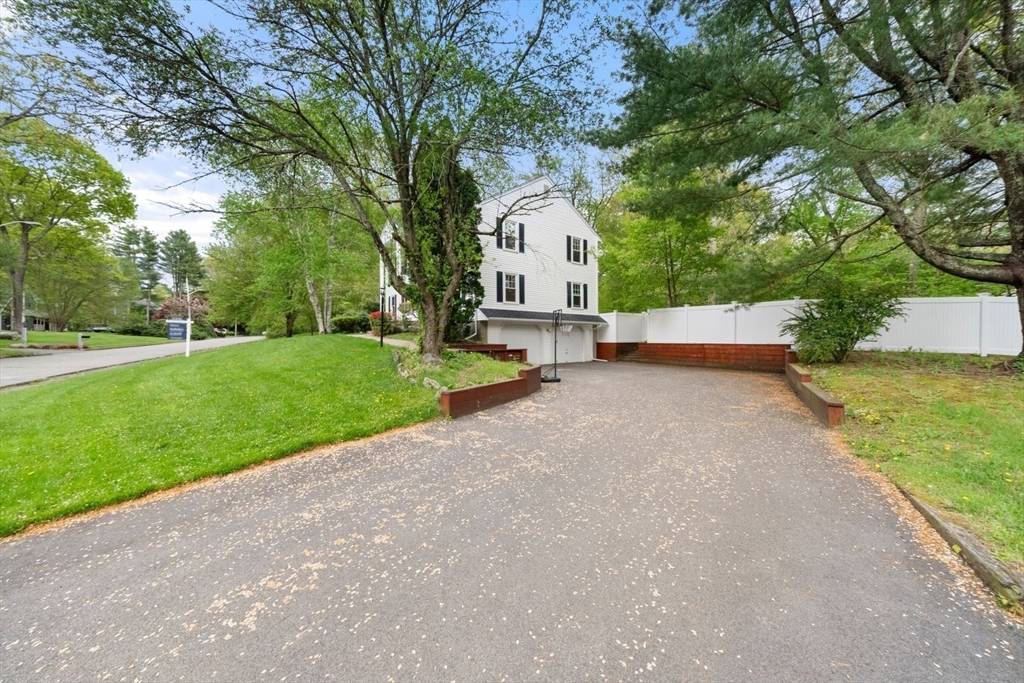 Easton, MA 02356,21 Galahad Way