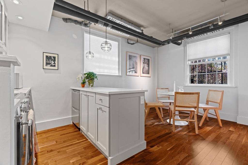Boston, MA 02116,276 Marlborough St #G1