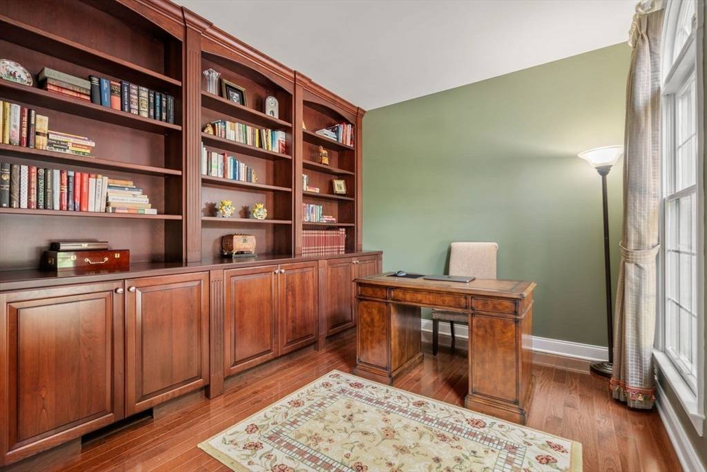 34 Hound Pack Cir Walpole, MA 02032