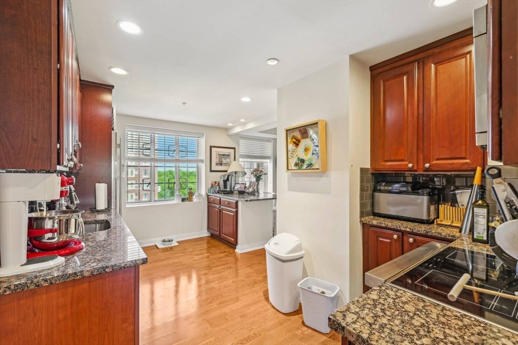 Brookline, MA 02446,20 Chapel Street #B811
