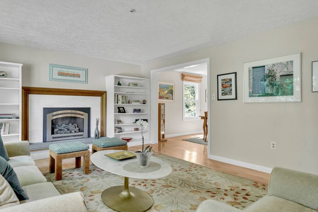 Lexington, MA 02421,7 Jean Road