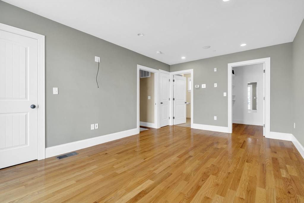Boston, MA 02127,83 Dresser St #83