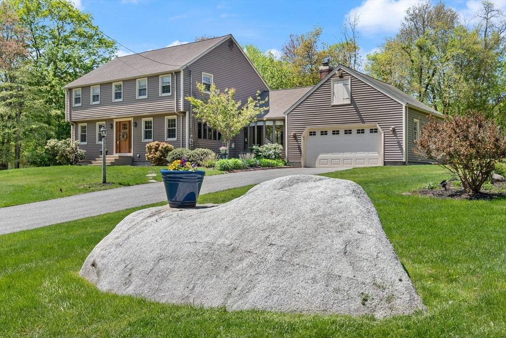 Chelmsford, MA 01824,23 Clover Hill Drive