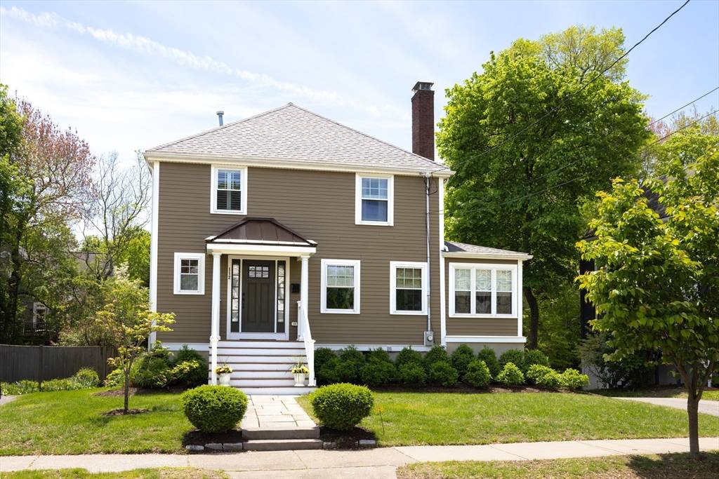 Newton, MA 02461,112 Oakdale Rd