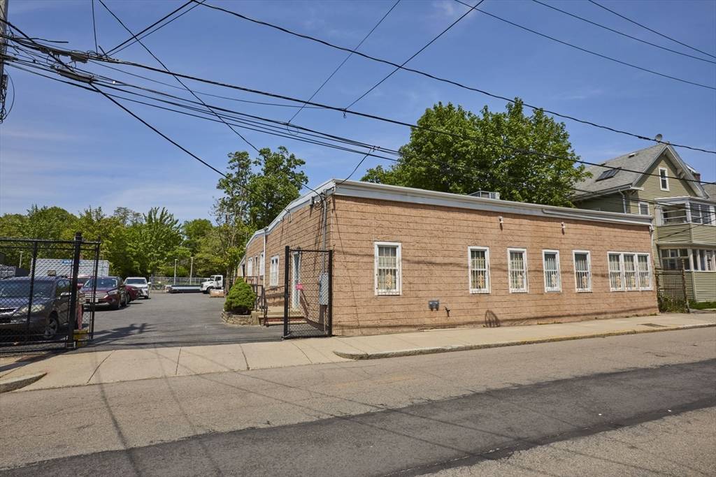 113-115 Brookside Ave Boston, MA 02130