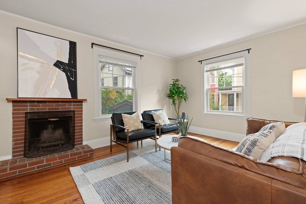 Cambridge, MA 02138,60 Crescent St. #1