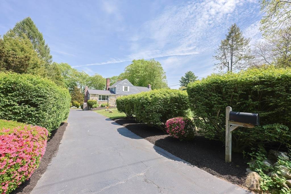 Norwood, MA 02062,652 Neponset St