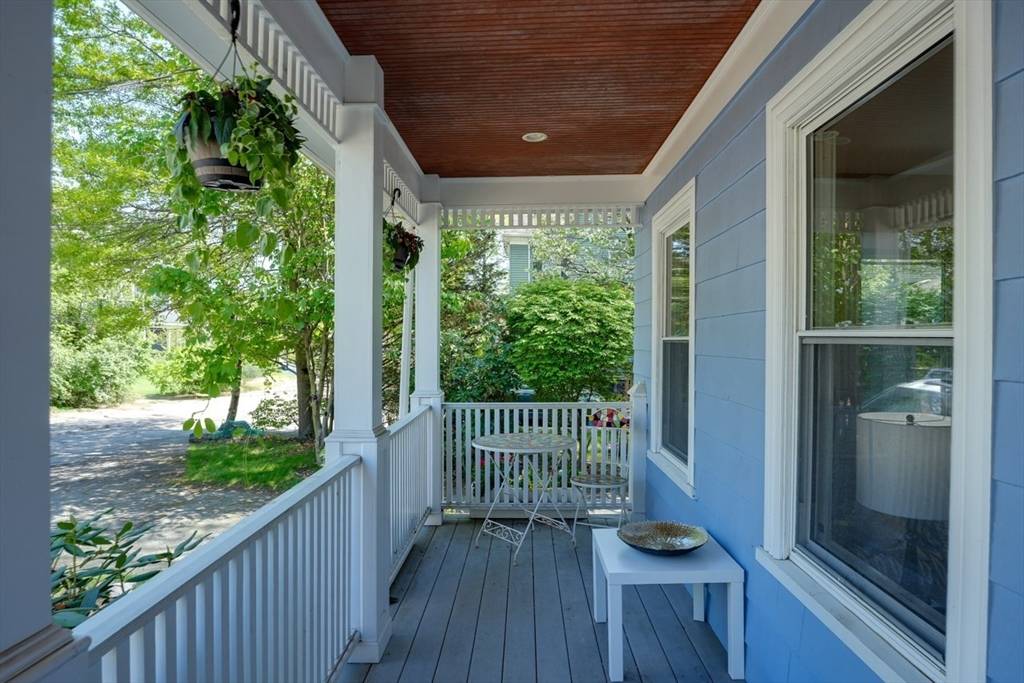 Belmont, MA 02478,10 Woodland Street #10