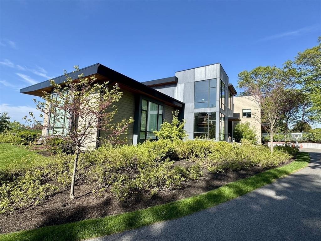 Milton, MA 02186,85 Forbes Rd