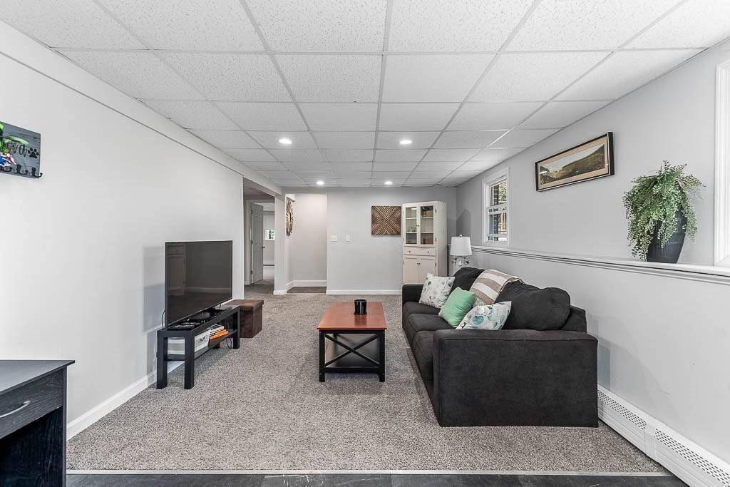 Raynham, MA 02767,486 Leonard St