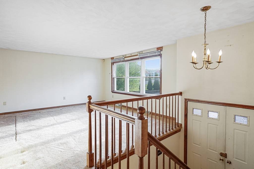 Maynard, MA 01754,17 Wood Ln