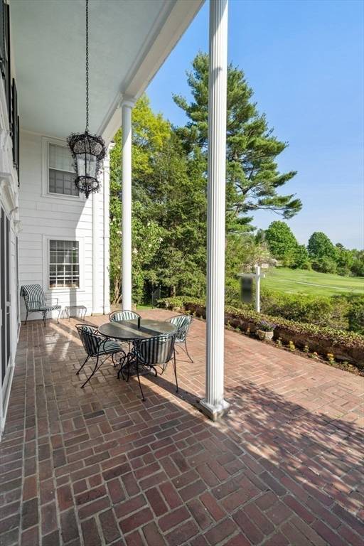 Weston, MA 02493,49 Newton St