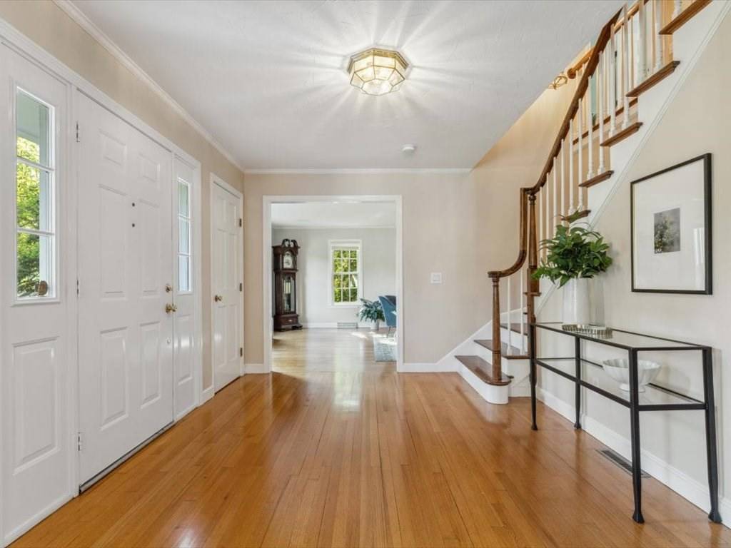 Needham, MA 02492,65 Farley Pond Ln